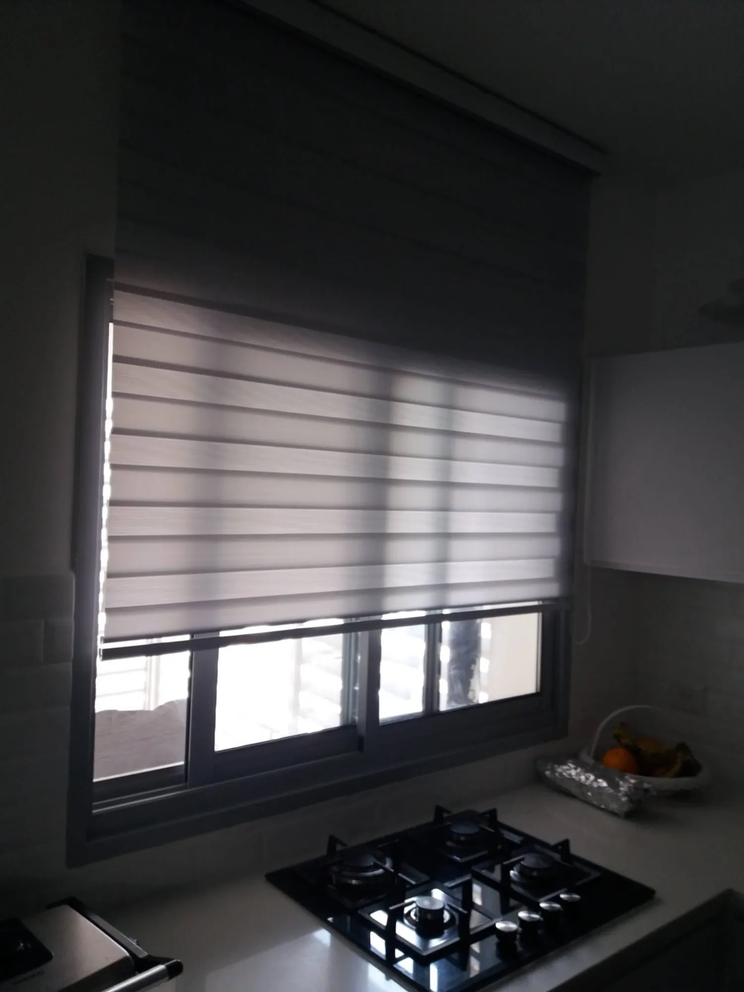 וילון האפלה והצללה שהותקן על ידי וילונות יופיה – תמונה 4